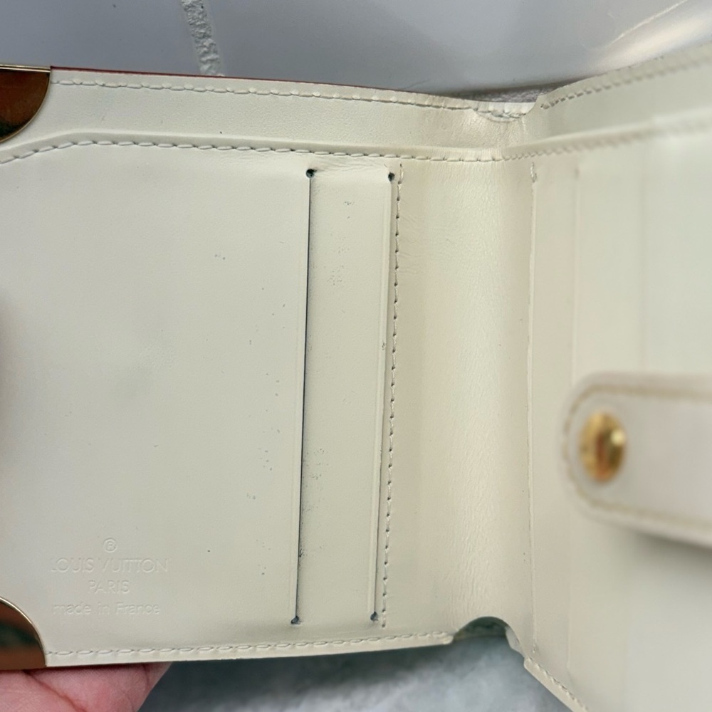 LOUIS VUITTON Unisex Suhali Goatskin Leather Compact Zip Bifold Wallet Ivory - Picture 15 of 16